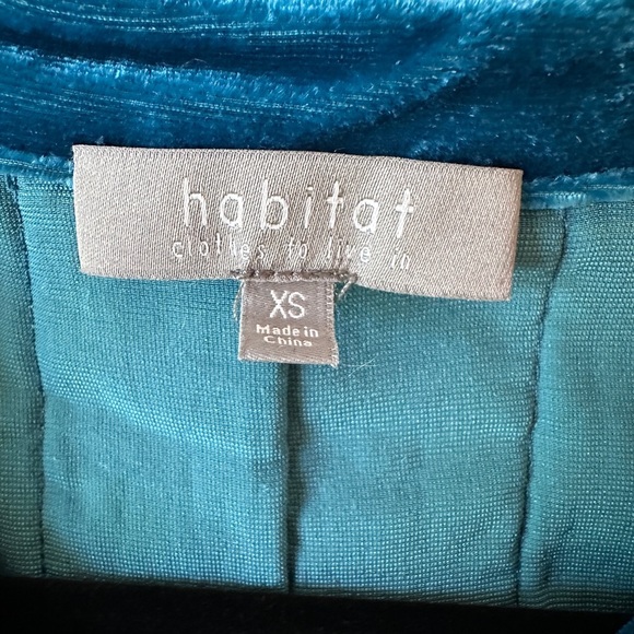 Habitat Blue Velvet Button Down Shirt Size XS Soft Timeless Office Wear Church - Picture 5 of 7